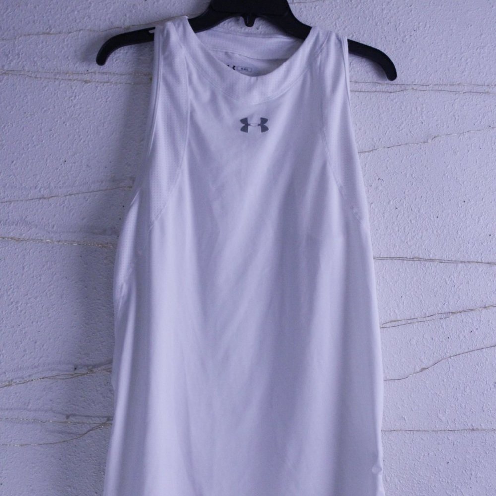 Under Armour sleeveless Athletic shirt Heat Gear XXL.